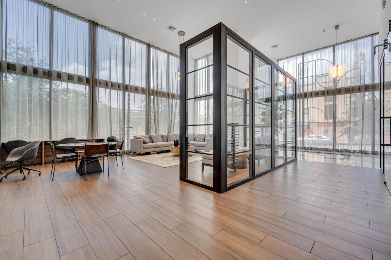 Appartamento Modern Unit Mins From Brickell With Free Parking Miami Esterno foto