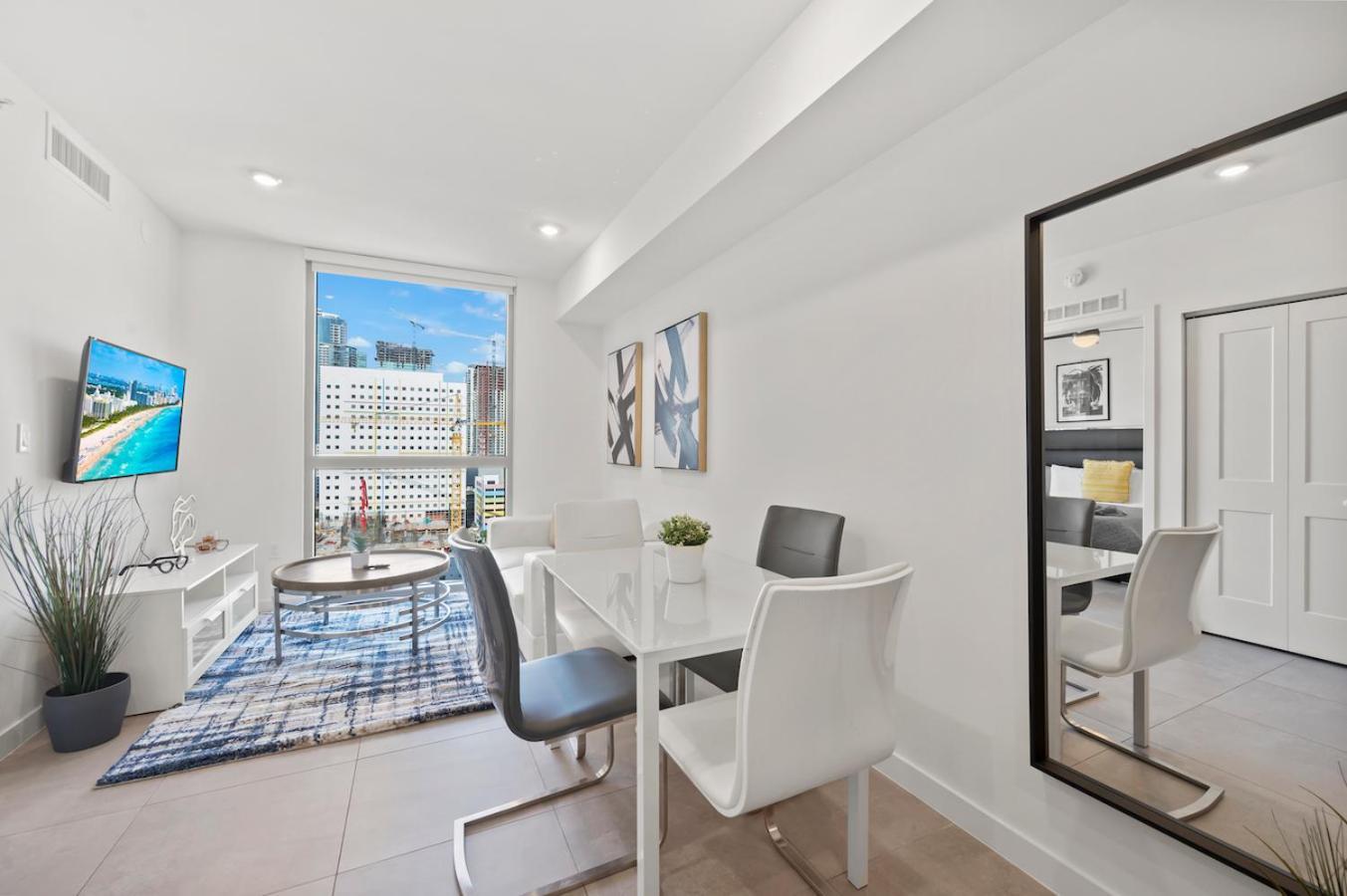 Appartamento Modern Unit Mins From Brickell With Free Parking Miami Esterno foto