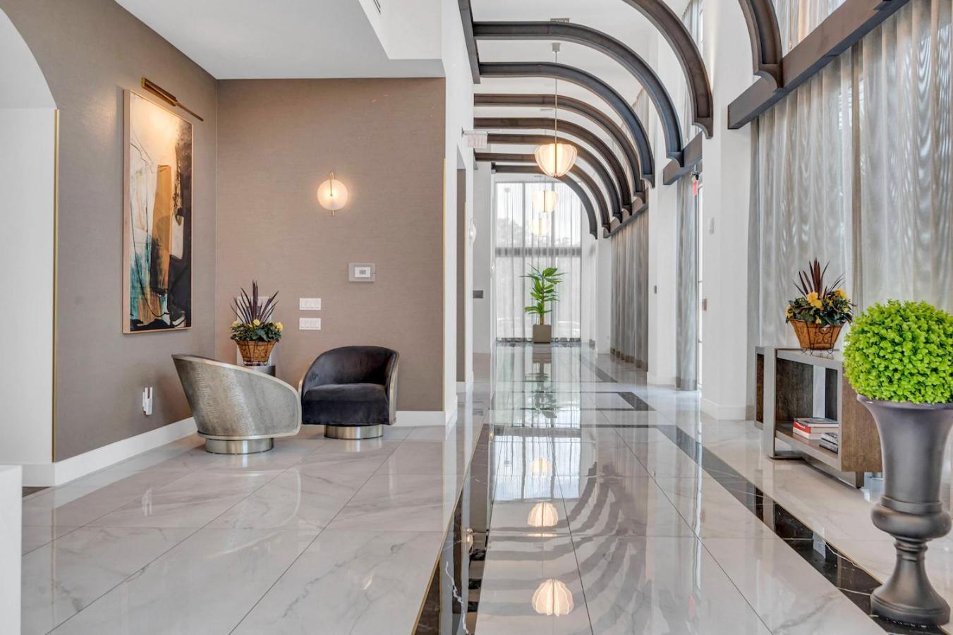 Appartamento Modern Unit Mins From Brickell With Free Parking Miami Esterno foto