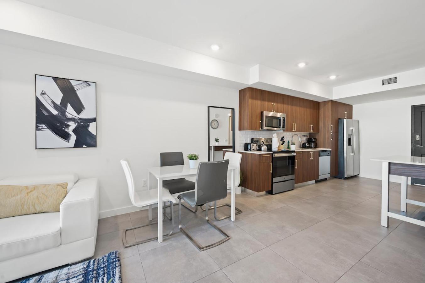 Appartamento Modern Unit Mins From Brickell With Free Parking Miami Esterno foto