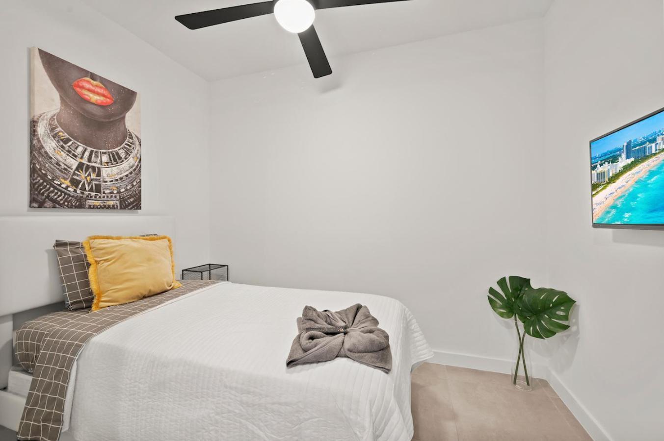 Appartamento Modern Unit Mins From Brickell With Free Parking Miami Esterno foto